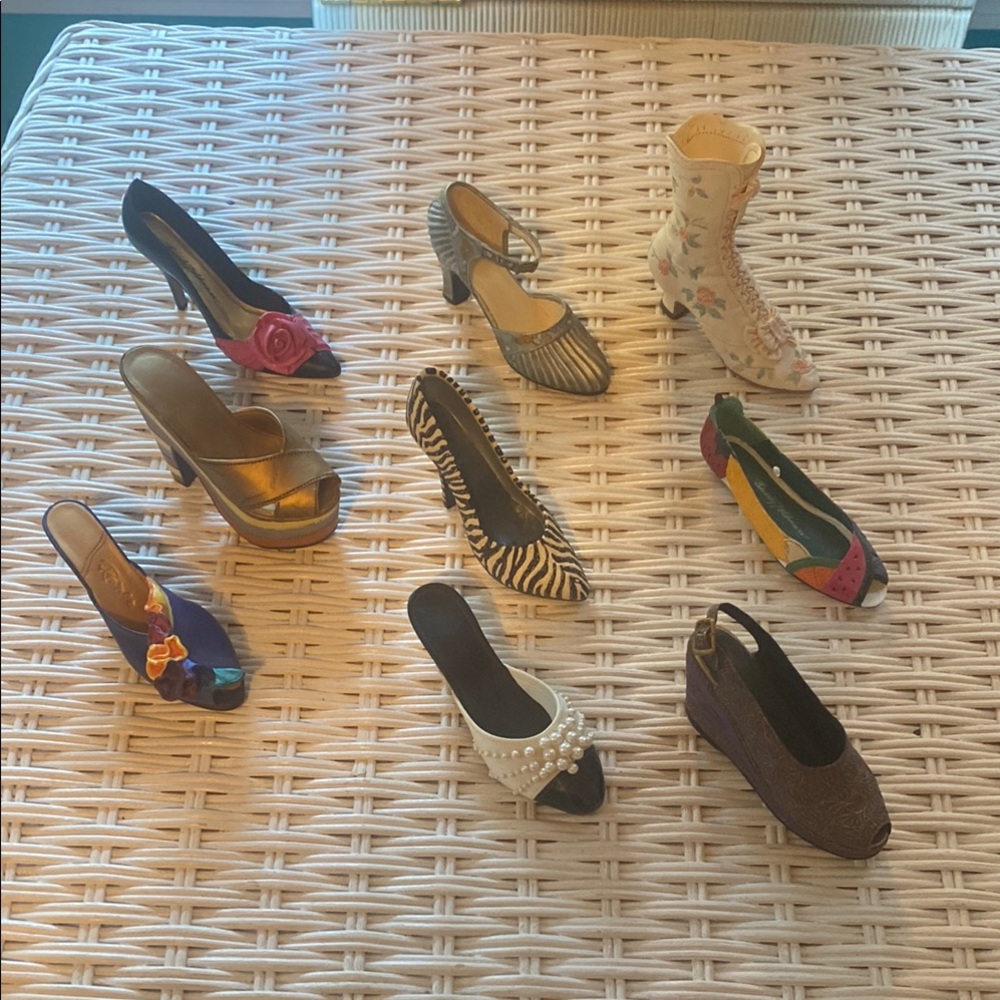 Lot of 9 Just The Right Shoe Collection Plus 3 from Home Interiors.